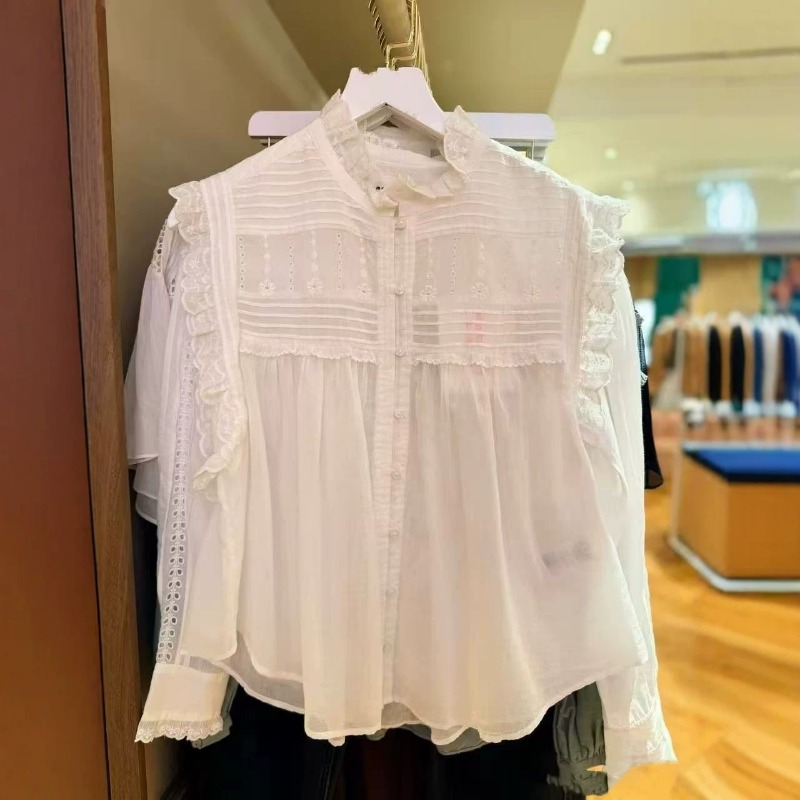 Embroidery Eyelet - بلوزة نسائية بدون أكمام برقبة مرتفعة
