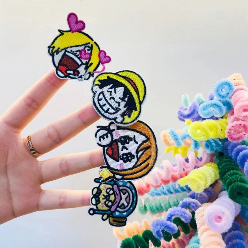 رقعة قماشية بتصميم شخصيات أنمي - مراجعة Embroidery Cloth وسعره