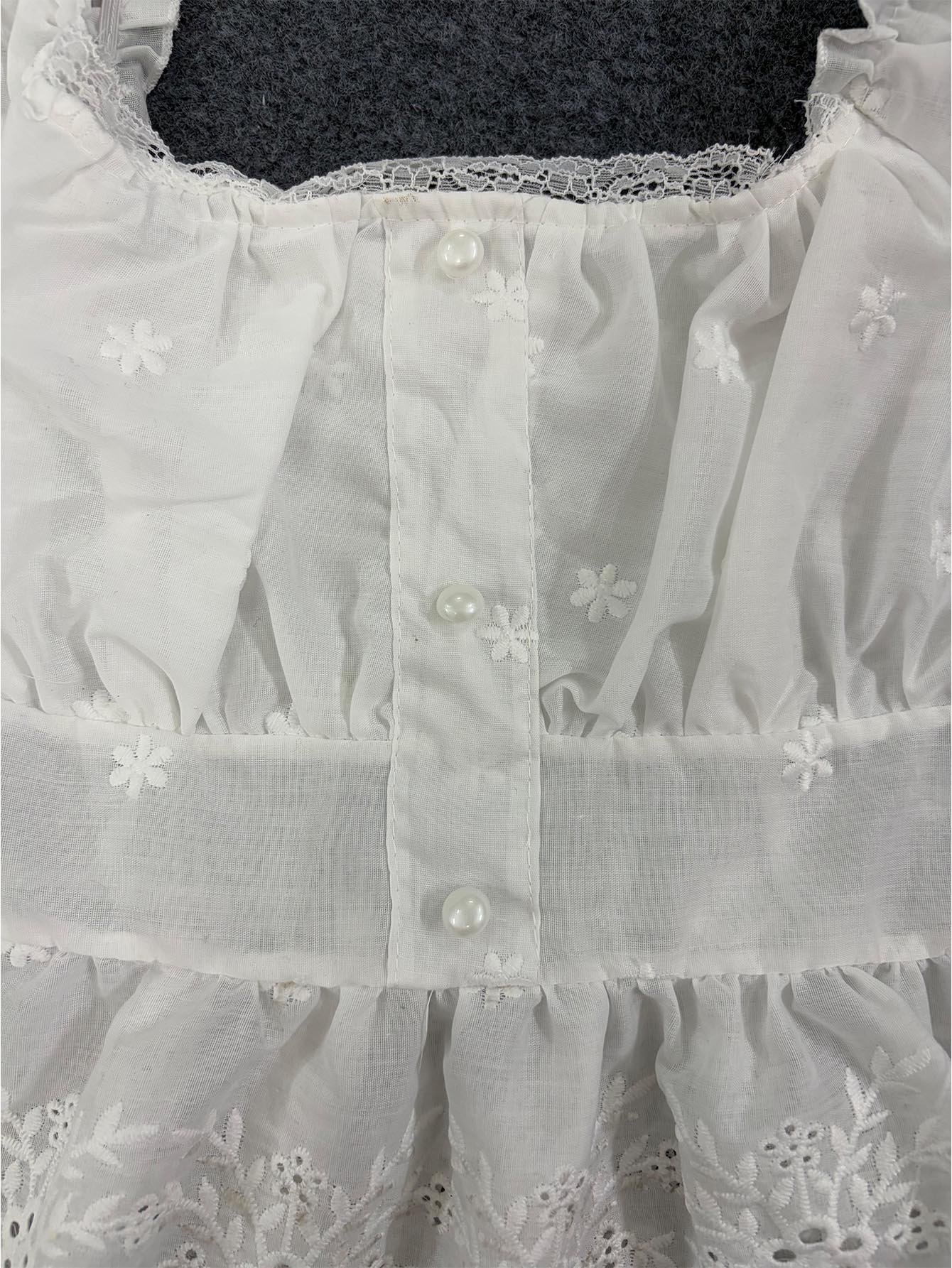 بلوزة قصيرة بيضاء مزينة بتطريز - مراجعة Embroidery Eyelet وسعره